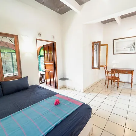 Gaia'S Garden Guest House Auroville Room photo